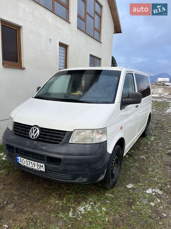 Минивэн Volkswagen Transporter 2008 в Тячеве