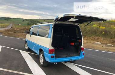 Минивэн Volkswagen Transporter 2000 в Черновцах