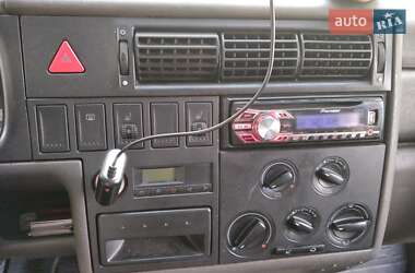 Мінівен Volkswagen Transporter 2000 в 
