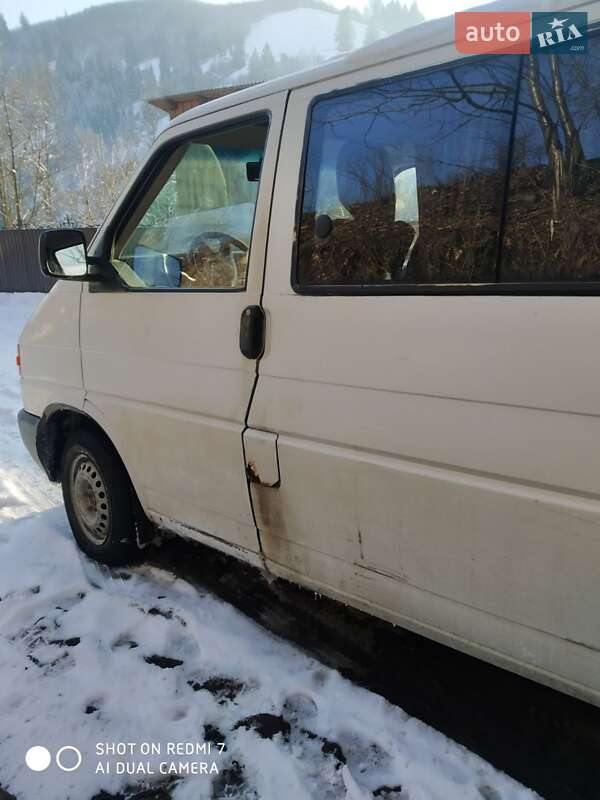 Грузопассажирский фургон Volkswagen Transporter 2000 в Рахове