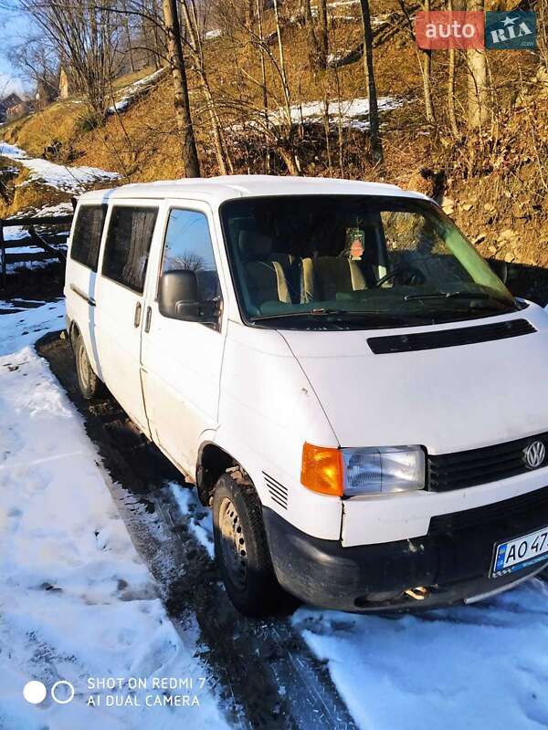 Грузопассажирский фургон Volkswagen Transporter 2000 в Рахове