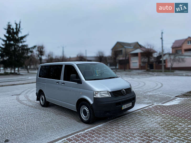 Минивэн Volkswagen Transporter 2009 в 