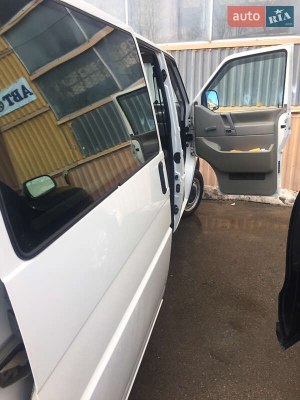 Минивэн Volkswagen Transporter 2001 в Каменец-Подольском