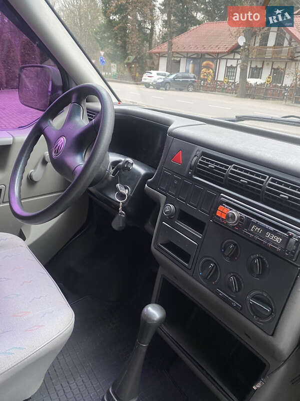 Минивэн Volkswagen Transporter 2003 в Дрогобыче