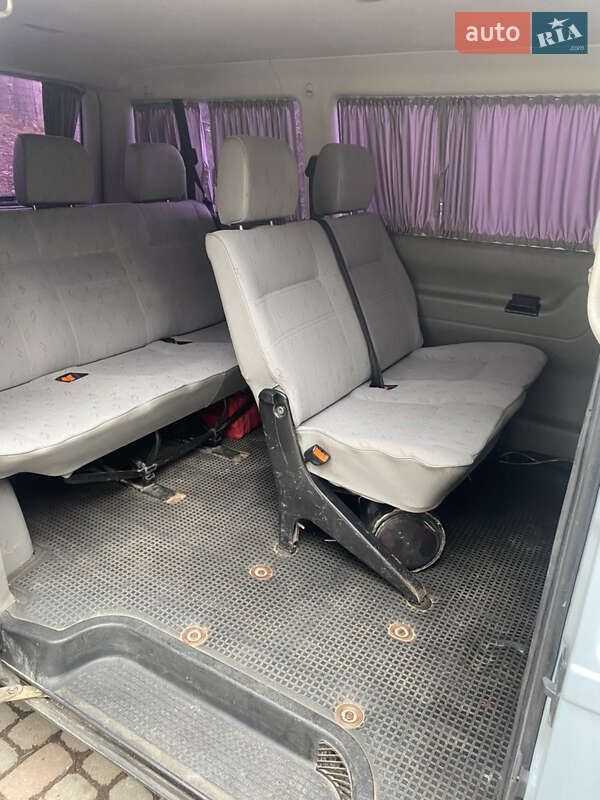 Минивэн Volkswagen Transporter 2003 в Дрогобыче