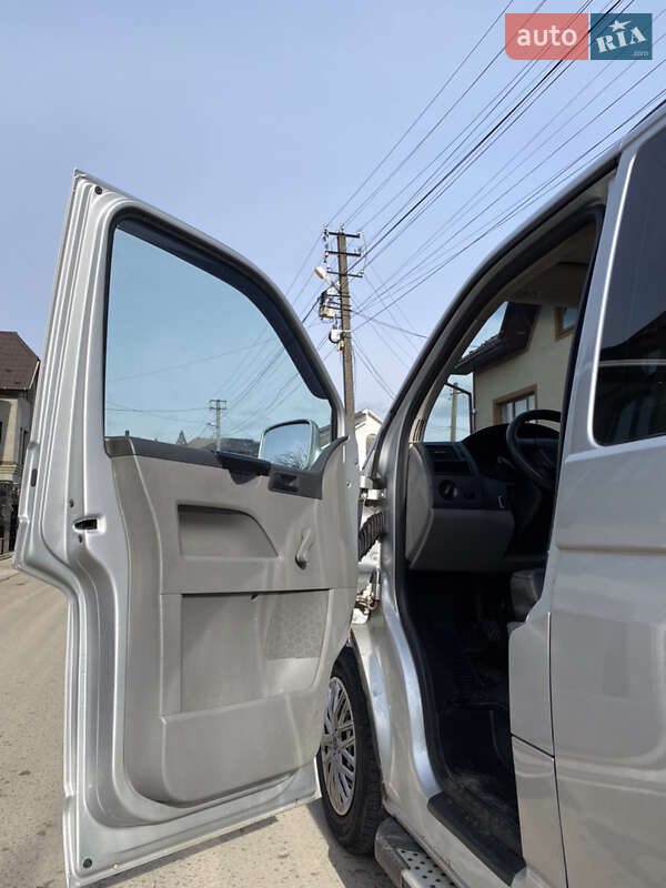 Минивэн Volkswagen Transporter 2007 в Тячеве