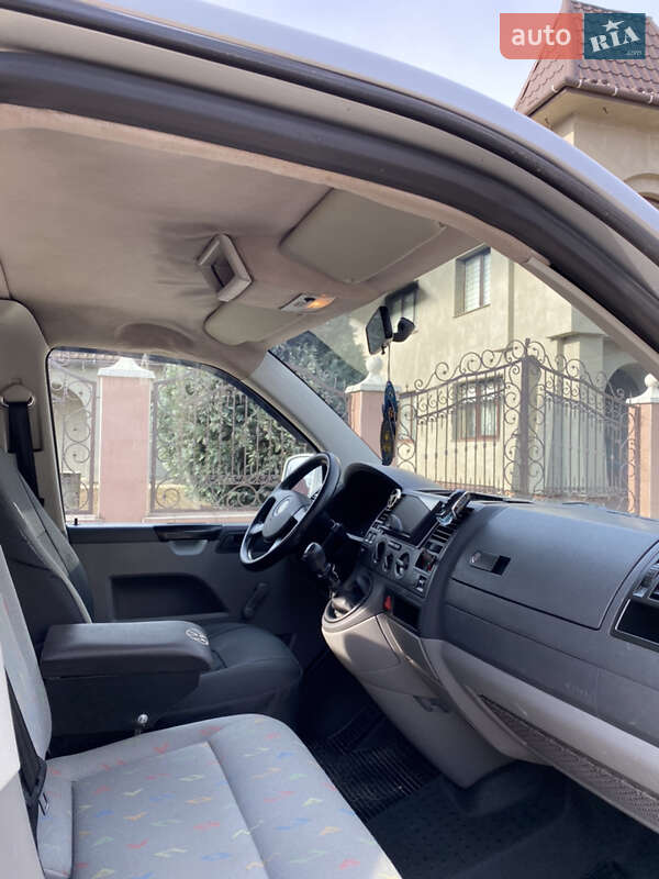 Минивэн Volkswagen Transporter 2007 в Тячеве