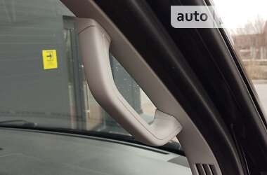 Вантажопасажирський фургон Volkswagen Transporter 2012 в 