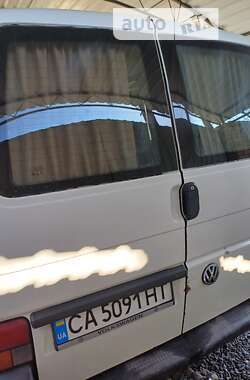 Мінівен Volkswagen Transporter 2000 в Умані
