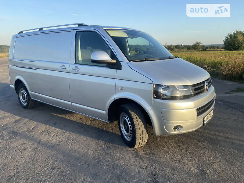 Грузовой фургон Volkswagen Transporter 2014 в Баре