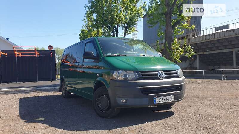 Мінівен Volkswagen Transporter 2011 в Ужгороді