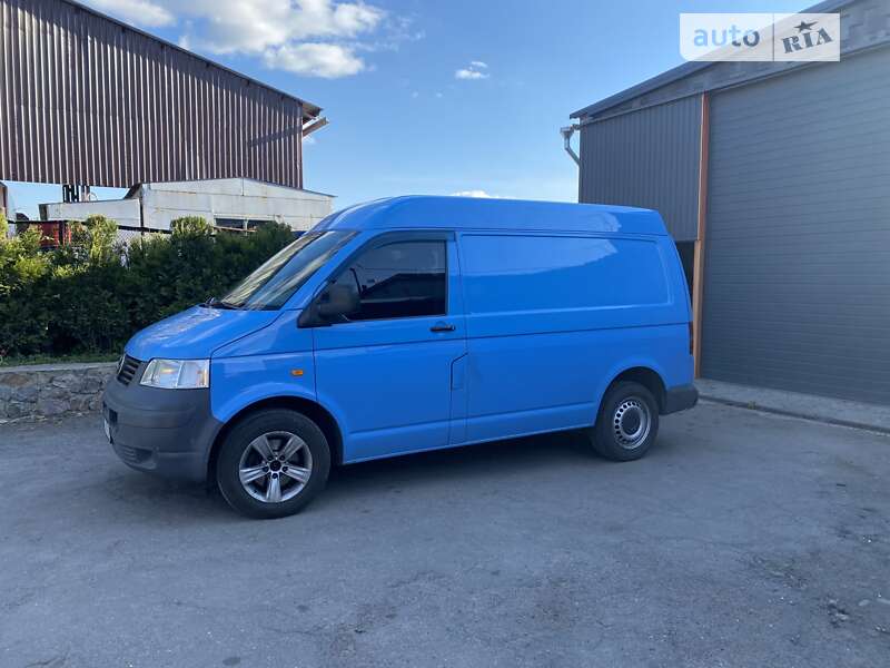 Вантажний фургон Volkswagen Transporter 2004 в Харкові