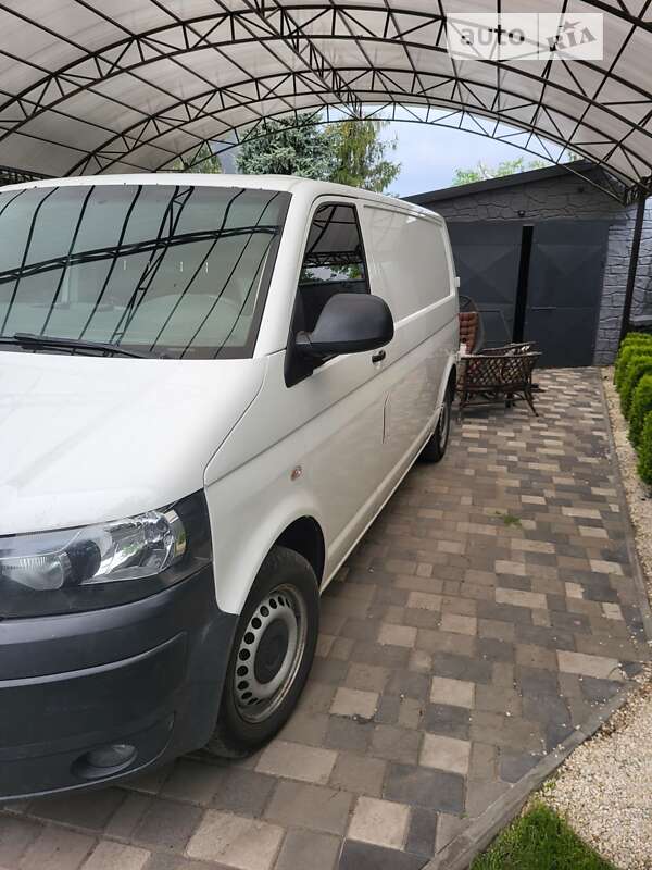 Грузовой фургон Volkswagen Transporter 2013 в Днепре