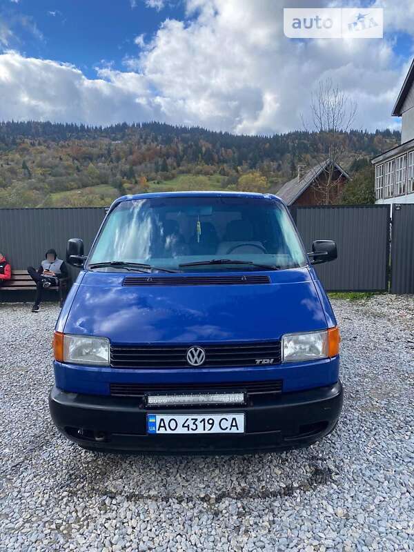 Минивэн Volkswagen Transporter 2001 в Яремче