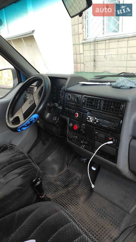 Минивэн Volkswagen Transporter 1996 в Киеве