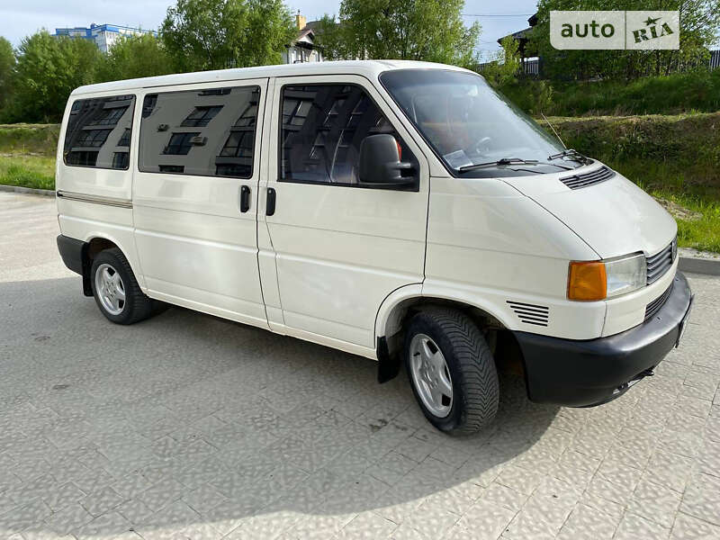 Минивэн Volkswagen Transporter 2001 в Новояворовске