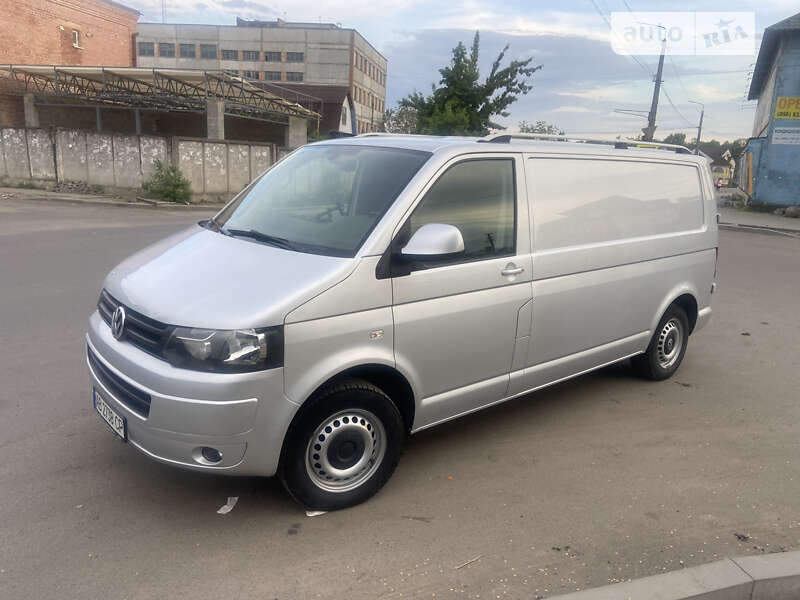 Грузовой фургон Volkswagen Transporter 2014 в Баре