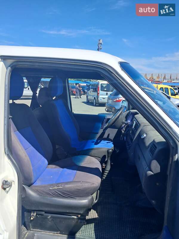 Минивэн Volkswagen Transporter 2001 в Путиле