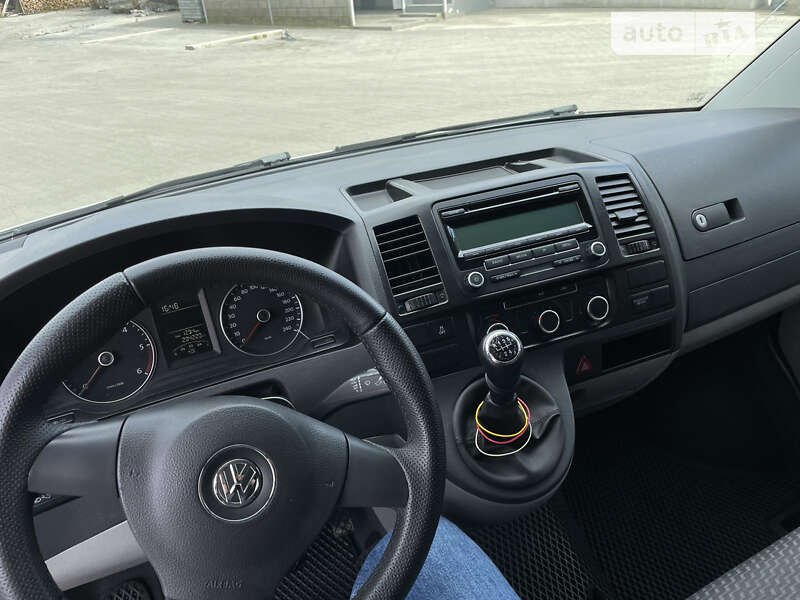 Грузовой фургон Volkswagen Transporter 2013 в Сарнах