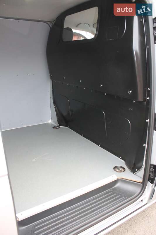 Грузовой фургон Volkswagen Transporter 2014 в Киеве