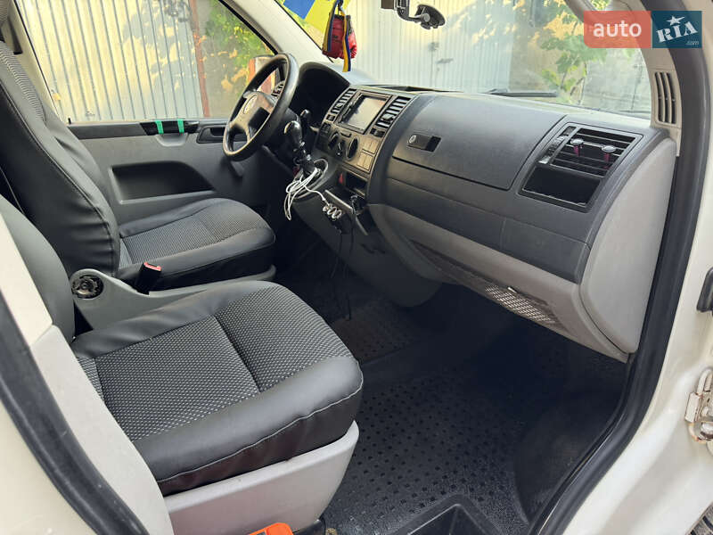 Минивэн Volkswagen Transporter 2005 в Черновцах