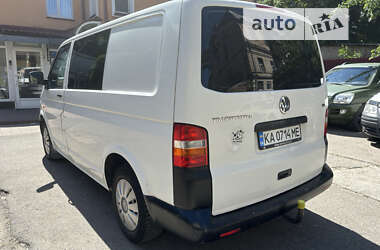 Вантажний фургон Volkswagen Transporter 2005 в Києві