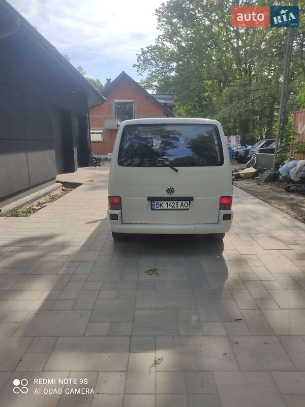 Мінівен Volkswagen Transporter 2001 в Кореці