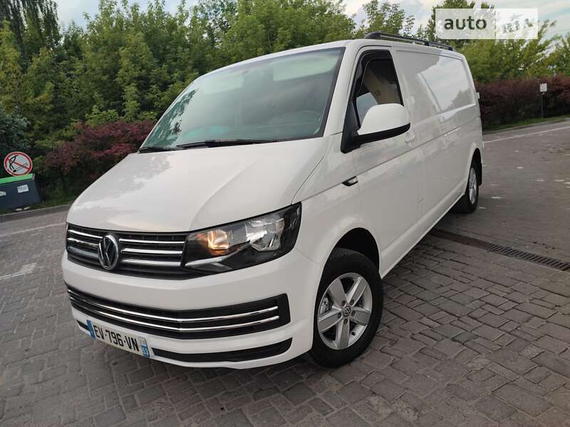 Вантажний фургон Volkswagen Transporter 2018 в Дубні