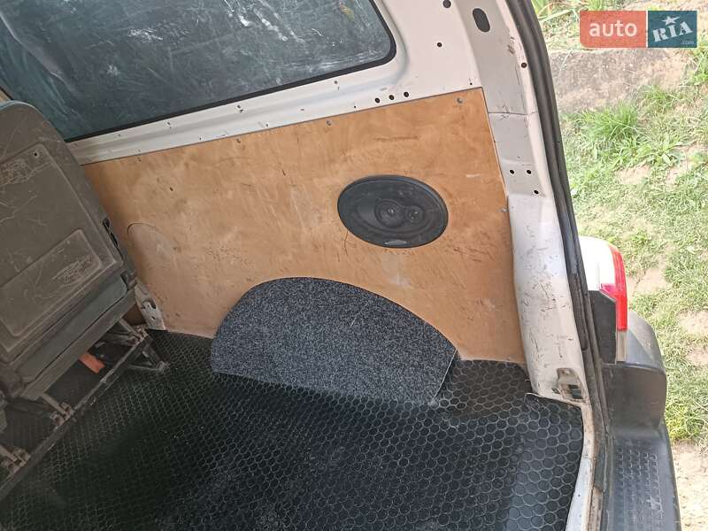 Мінівен Volkswagen Transporter 2000 в Самборі