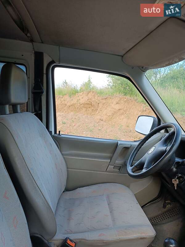 Мінівен Volkswagen Transporter 2000 в Самборі