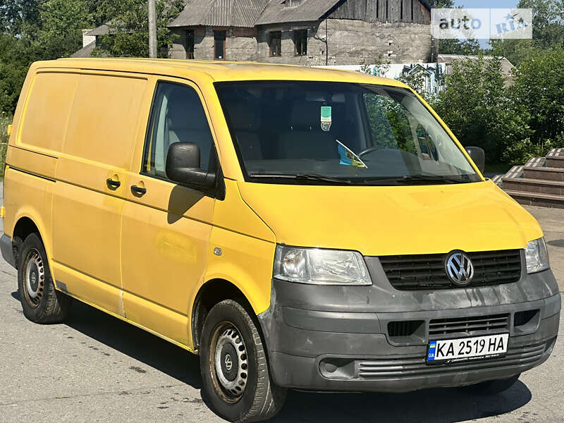 Вантажний фургон Volkswagen Transporter 2009 в Брошневі-Облозі