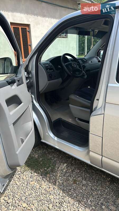 Минивэн Volkswagen Transporter 2005 в Кутах