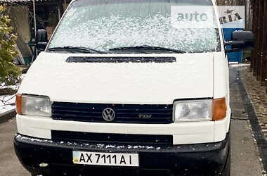 Грузовой фургон Volkswagen Transporter 2003 в 