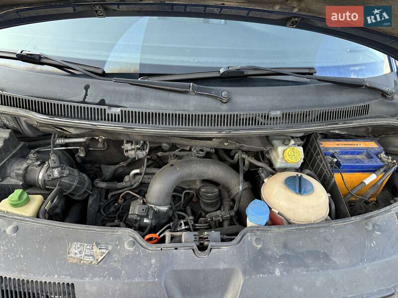 Минивэн Volkswagen Transporter 2010 в Сумах