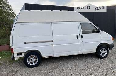 Грузовой фургон Volkswagen Transporter 1993 в Хусте