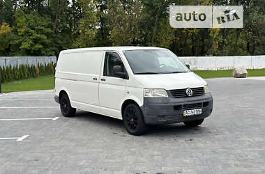 Вантажний фургон Volkswagen Transporter 2009 в Луцьку