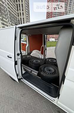 Вантажний фургон Volkswagen Transporter 2011 в Києві