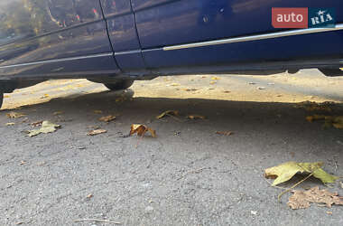 Вантажопасажирський фургон Volkswagen Transporter 2003 в 