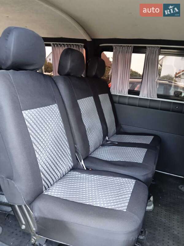 Мінівен Volkswagen Transporter 2016 в Хусті