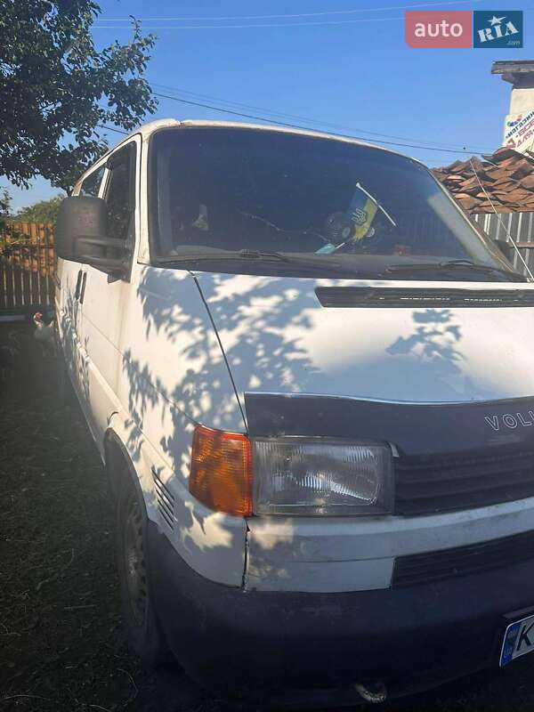 Минивэн Volkswagen Transporter 2000 в Сколе