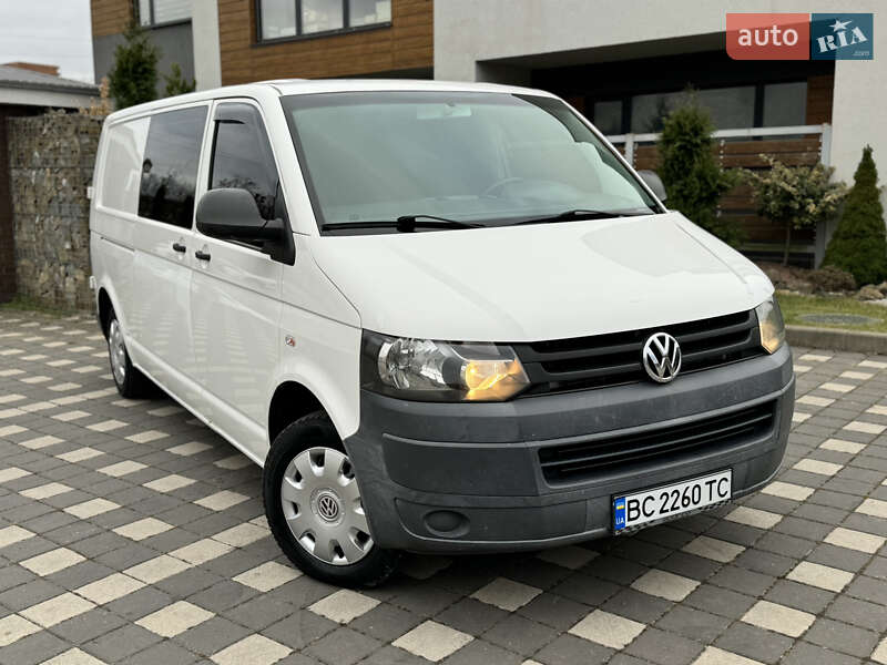 Грузовой фургон Volkswagen Transporter 2011 в Стрые