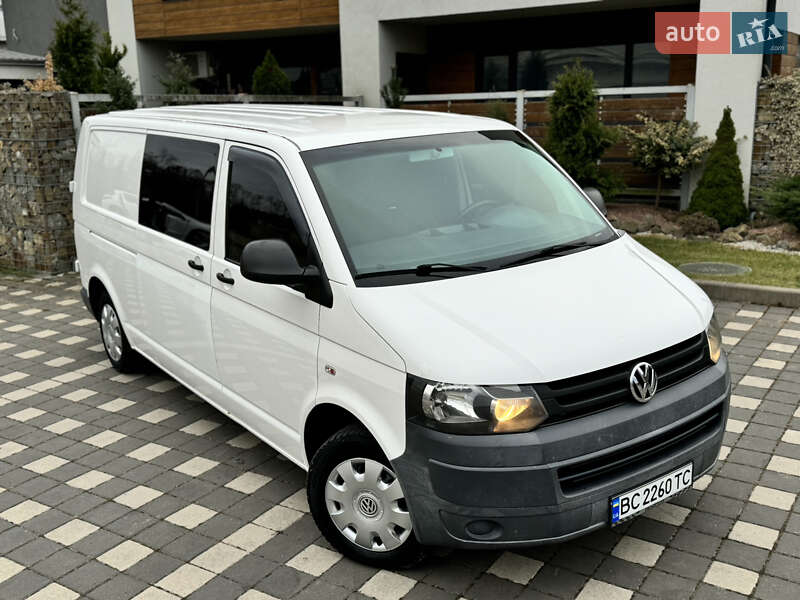 Грузовой фургон Volkswagen Transporter 2011 в Стрые