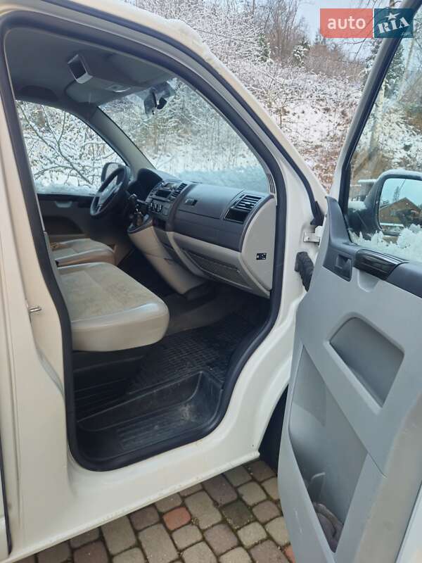 Минивэн Volkswagen Transporter 2010 в Славском