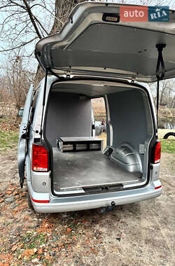 Грузовой фургон Volkswagen Transporter 2020 в 