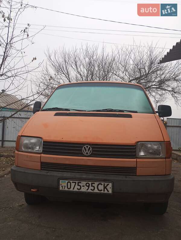 Грузовой фургон Volkswagen Transporter 1992 в Чернухах