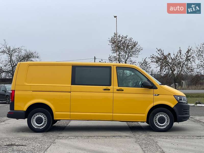 Вантажний фургон Volkswagen Transporter 2017 в Ужгороді