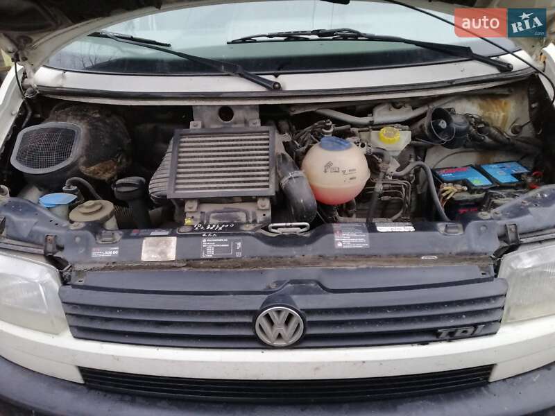 Минивэн Volkswagen Transporter 2002 в Черкассах