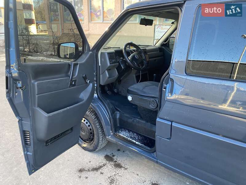 Мінівен Volkswagen Transporter 2003 в Кам'янець-Подільському