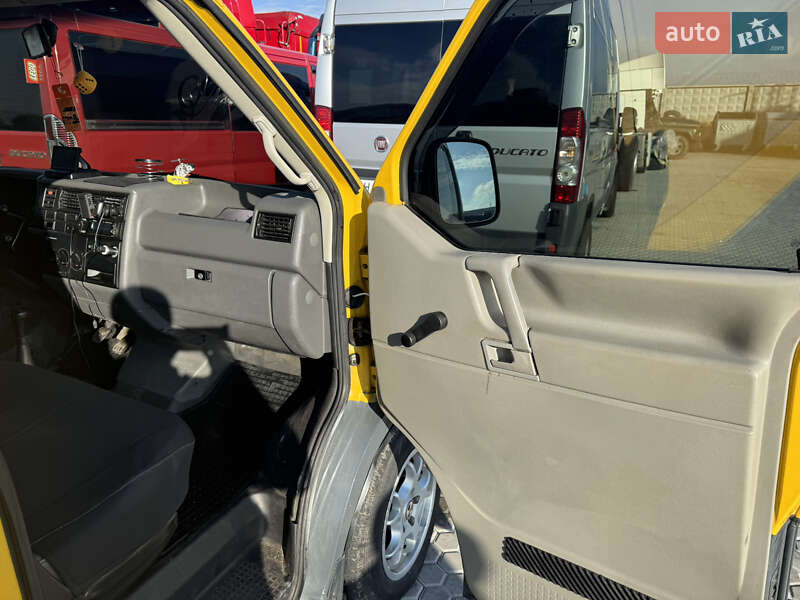 Грузовой фургон Volkswagen Transporter 1999 в Одессе