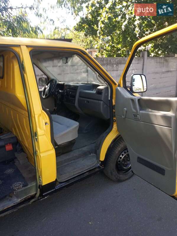 Вантажний фургон Volkswagen Transporter 2000 в Києві фото 5 Вантажний фургон Volkswagen Transporter 2000 в Києві